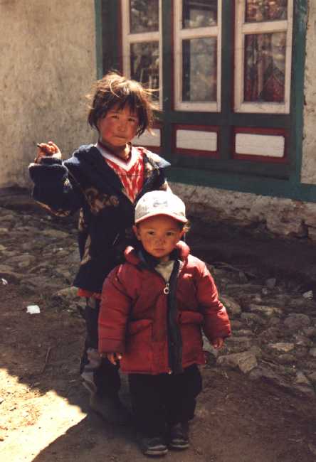 Kinder aus Pangboche