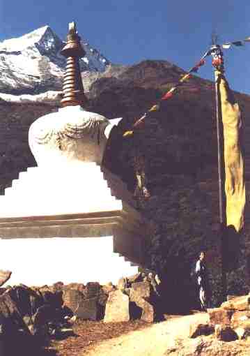 Der Stupa lädt zum Verweilen und Nachdenken ein